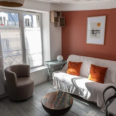 Cozy In Le Marais Parigi